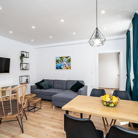 קאבטאט Apartments Marta מראה חיצוני תמונה