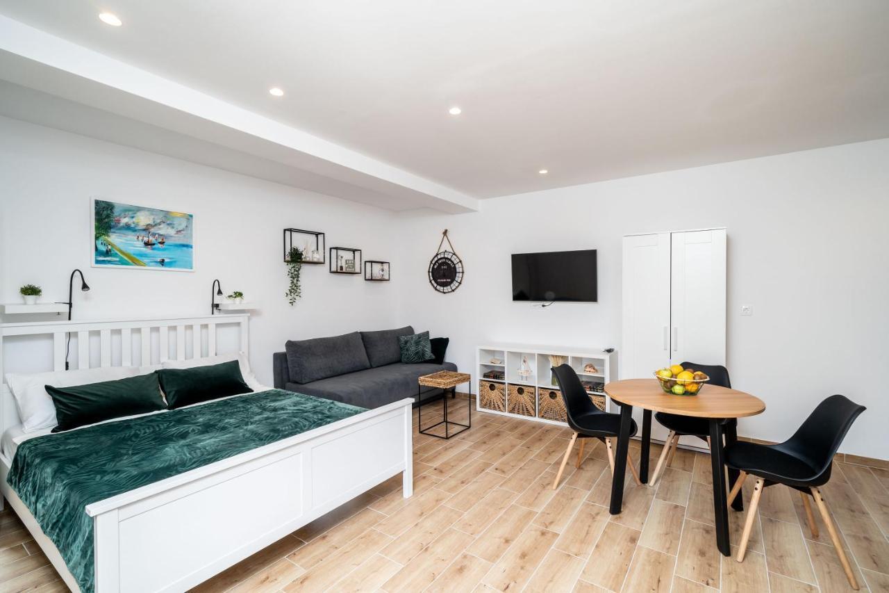 קאבטאט Apartments Marta מראה חיצוני תמונה