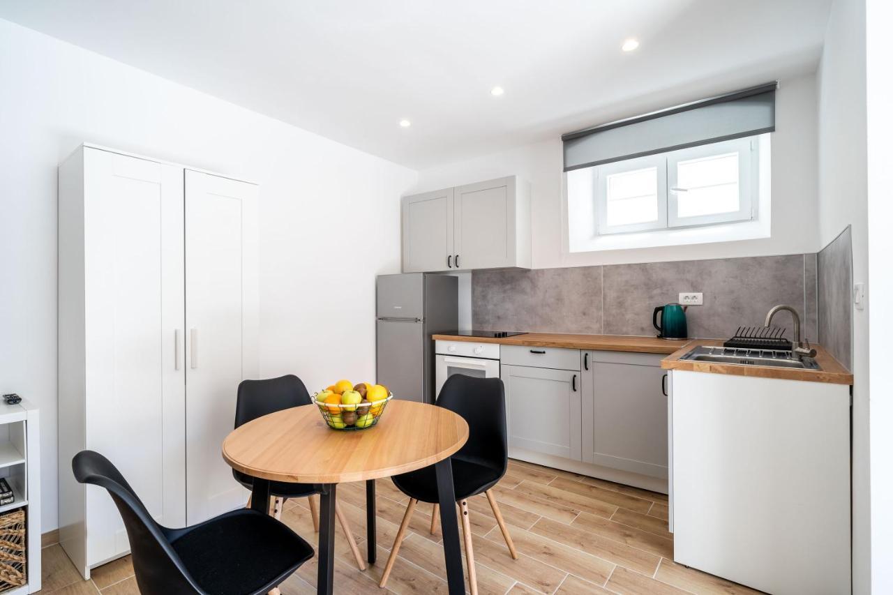 קאבטאט Apartments Marta מראה חיצוני תמונה