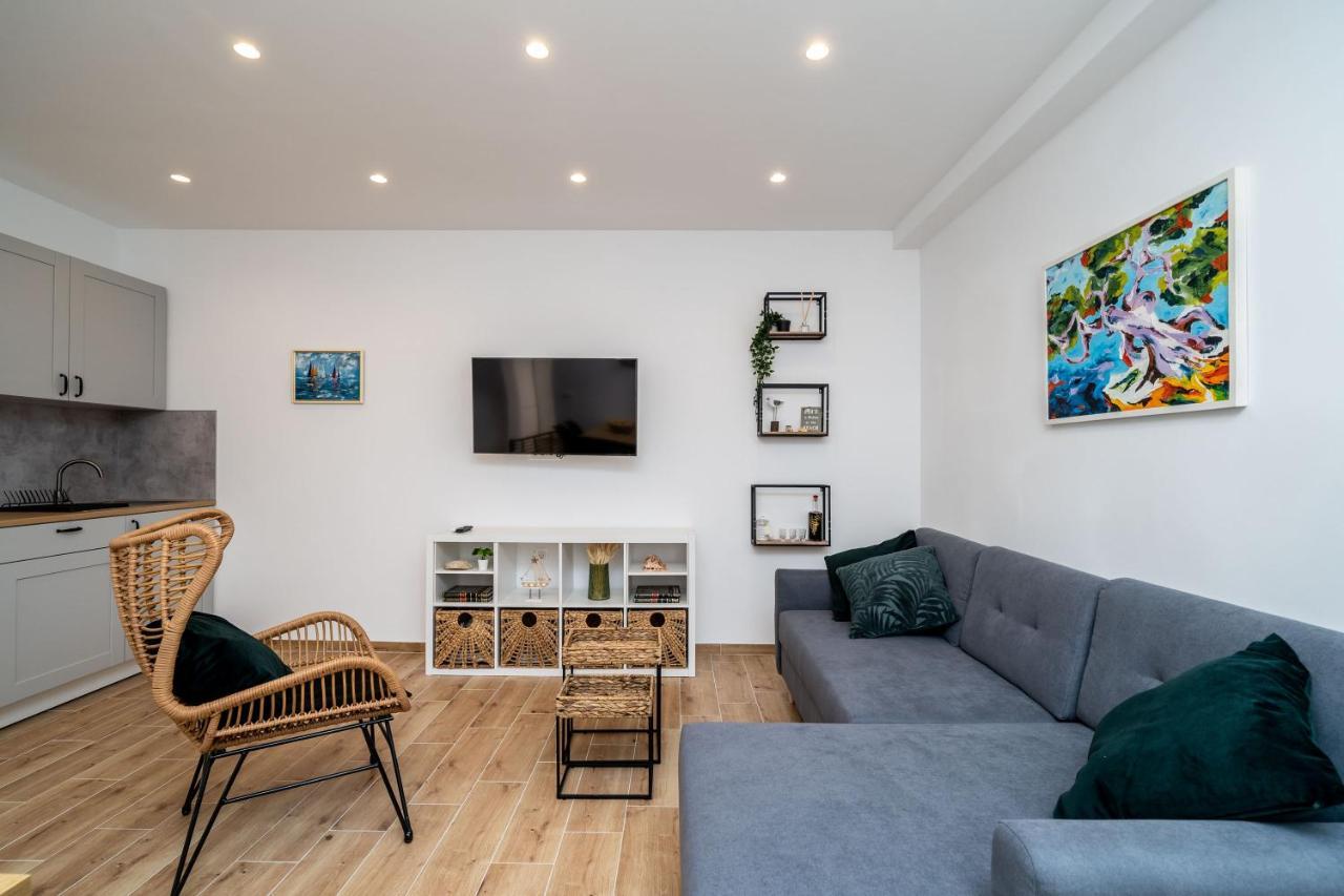 קאבטאט Apartments Marta מראה חיצוני תמונה