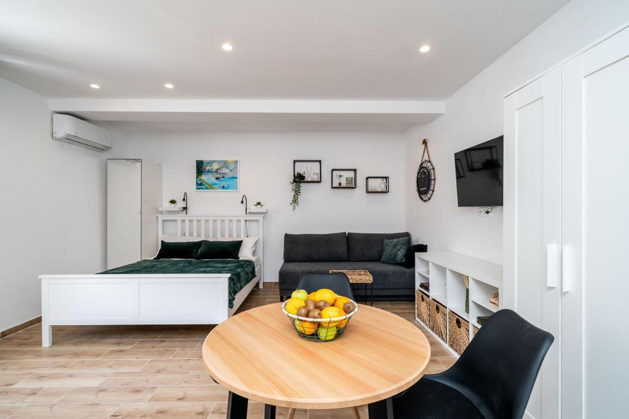 קאבטאט Apartments Marta מראה חיצוני תמונה